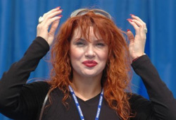 Вера Сотникова не может «быть блонди».